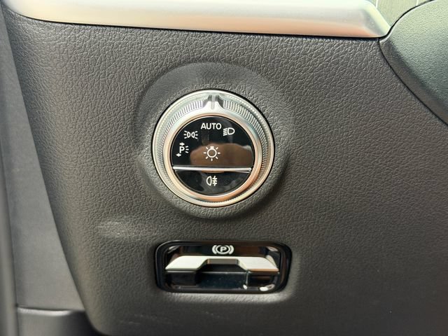 Used 2024 Mercedes-Benz C 300 Sedan image 32