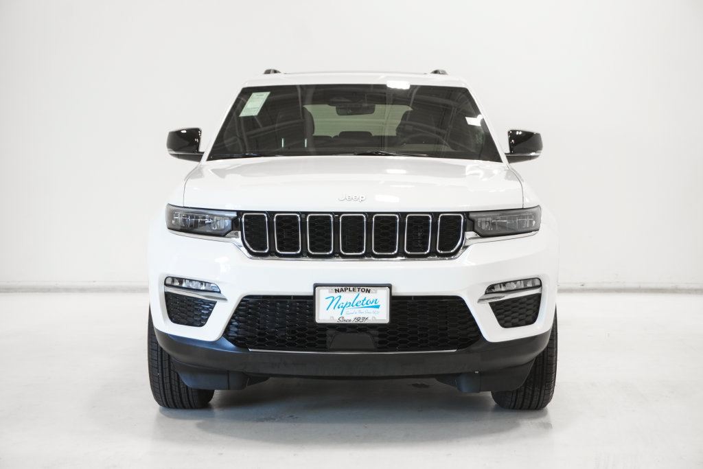 Used 2025 Jeep Grand Cherokee Limited w/ MOPAR Finishing Package AWD/4WD image 3