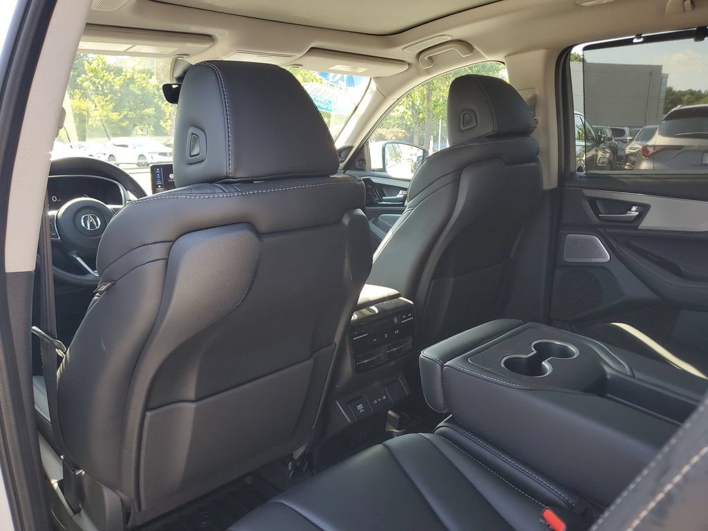 Certified 2026 Acura MDX w/ Technology Package FWD image 12