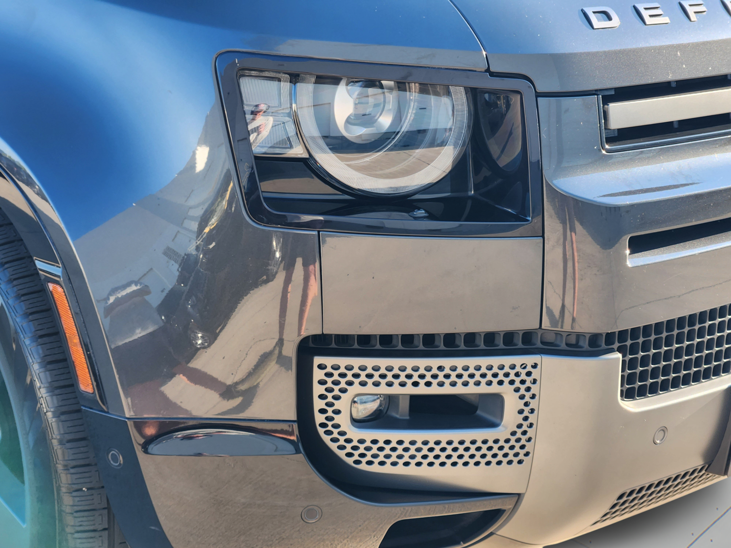 Certified 2023 Land Rover Defender 110 V8 AWD/4WD image 29