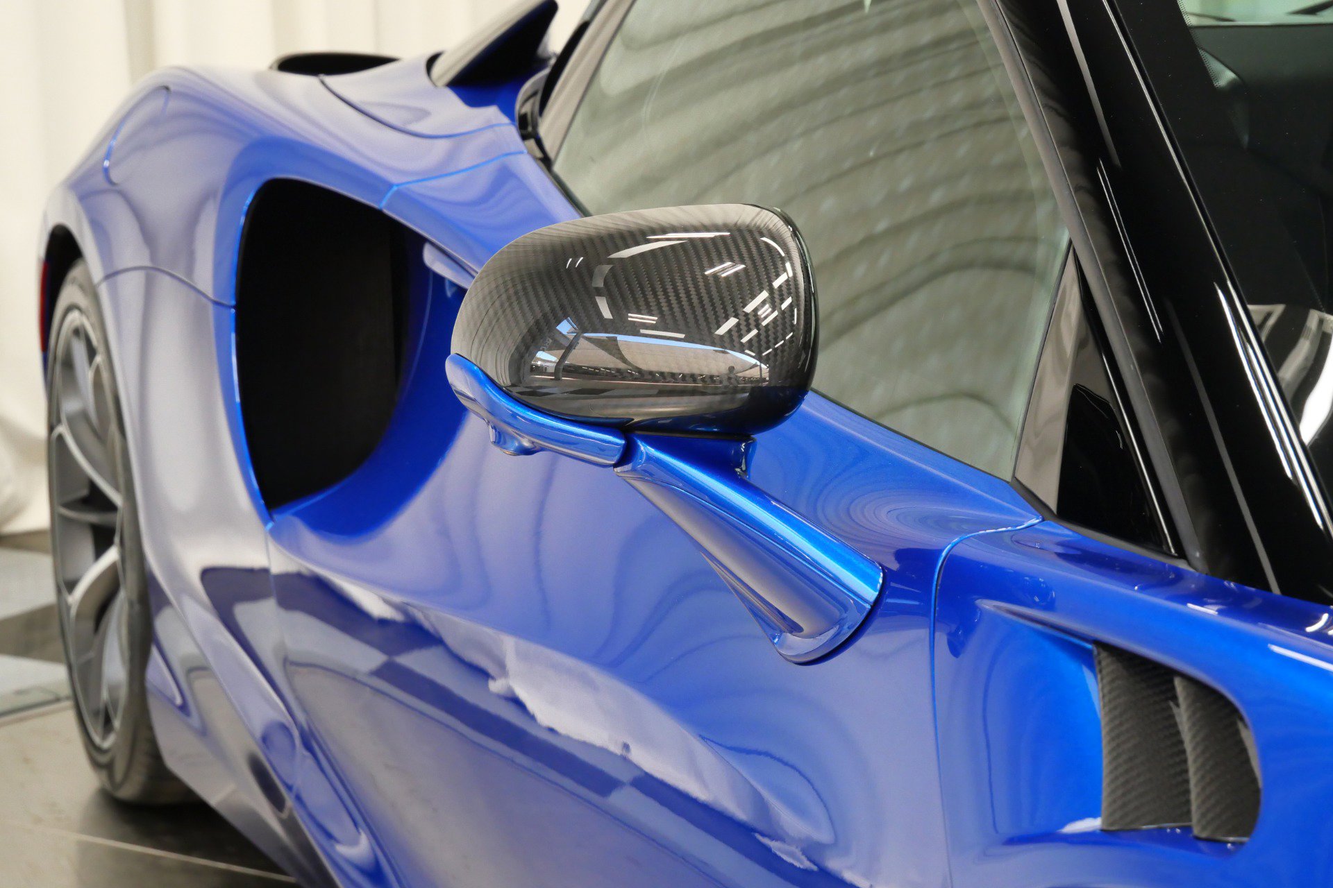 Used 2025 McLaren Artura Spider image 46