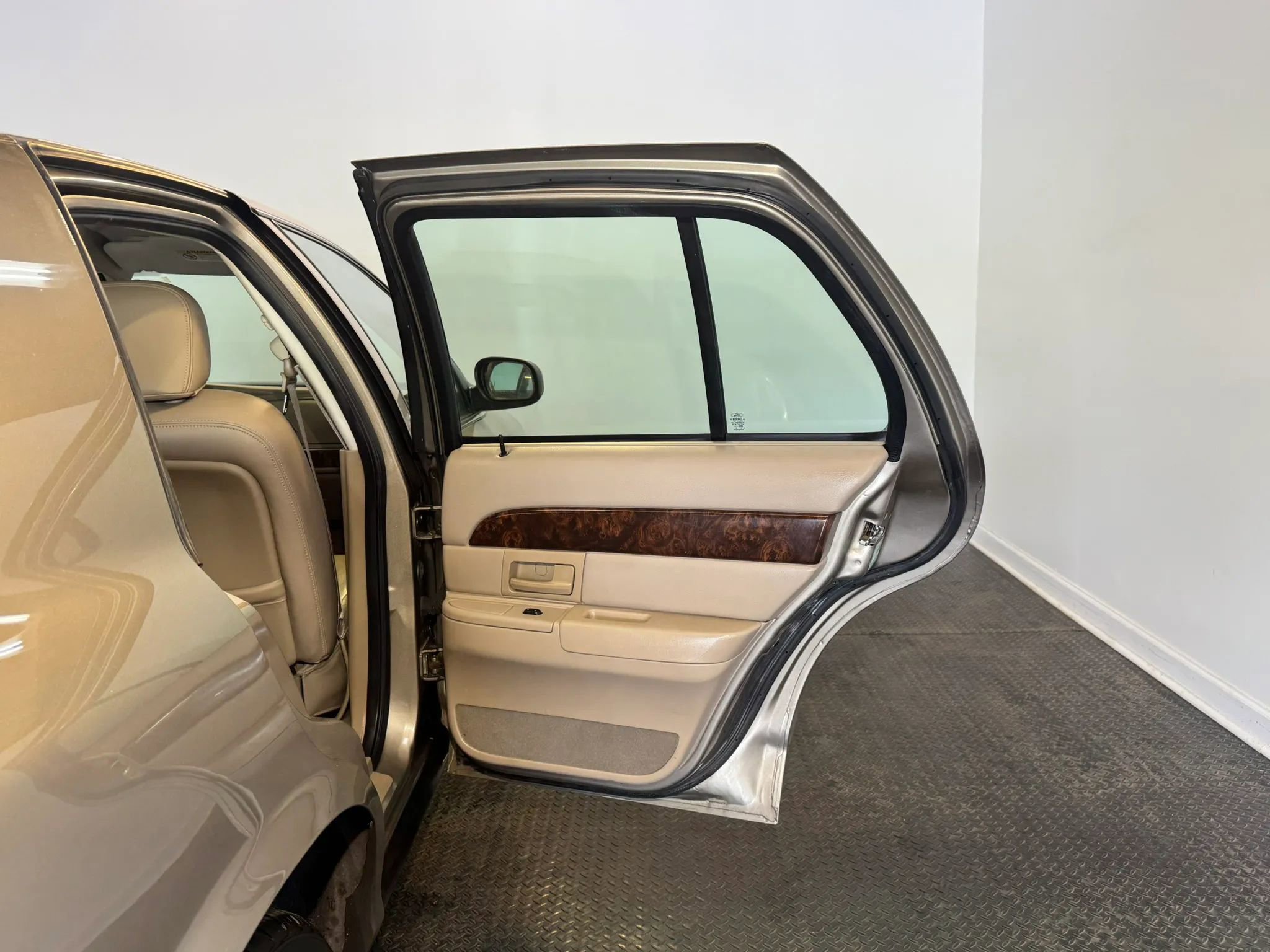 Used 2004 Mercury Grand Marquis LS RWD image 21