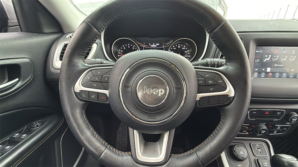 Used 2019 Jeep Compass Latitude w/ Cold Weather Group image 9