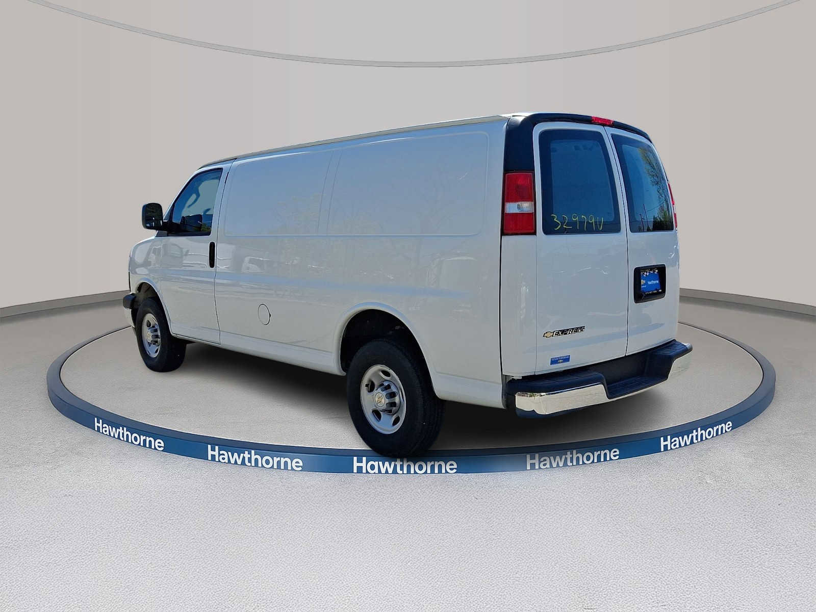 Used 2024 Chevrolet Express 2500 w/ Driver Convenience Package RWD image 4