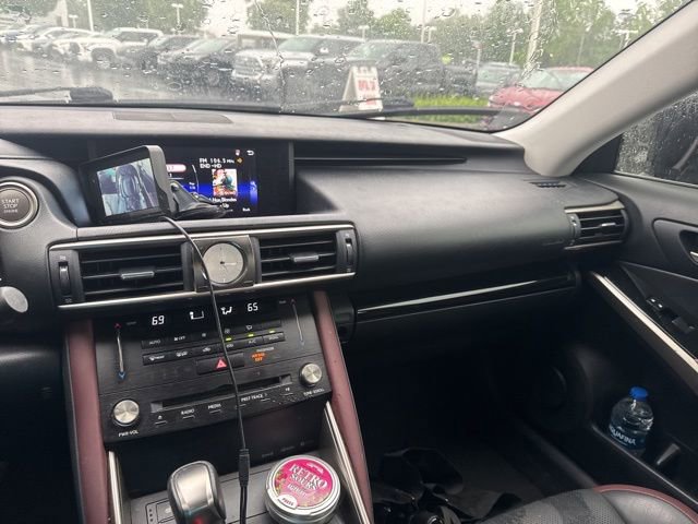 Used 2017 Lexus IS 200t w/ Premium Package RWD image 13