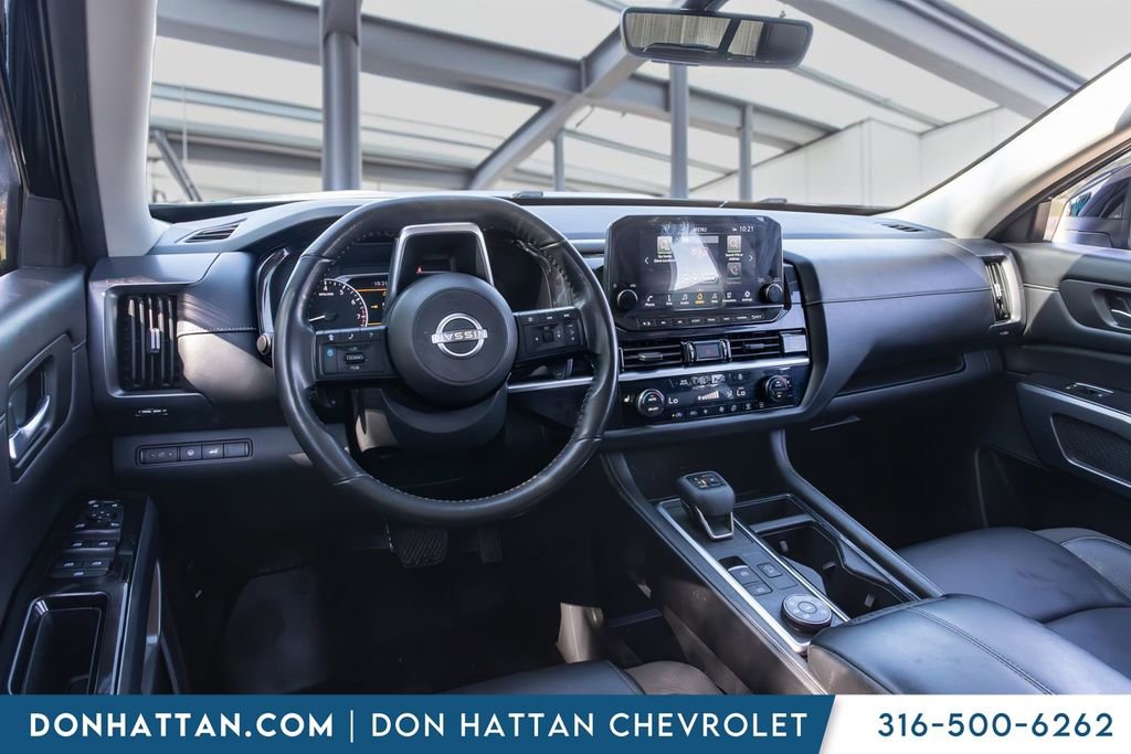 Used 2023 Nissan Pathfinder SL AWD/4WD image 14