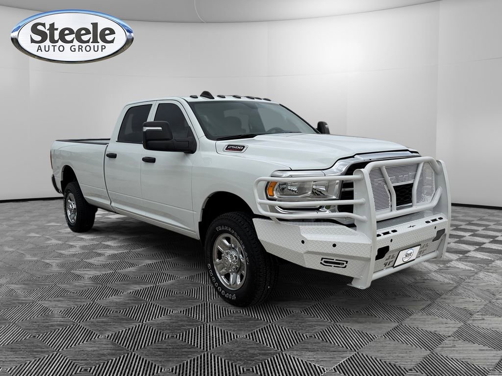 Used 2024 RAM 2500 Tradesman w/ Chrome Appearance Group AWD/4WD image 7