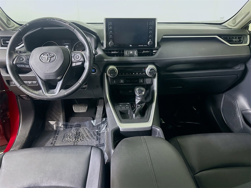 Used 2019 Toyota RAV4 XLE Premium image 18