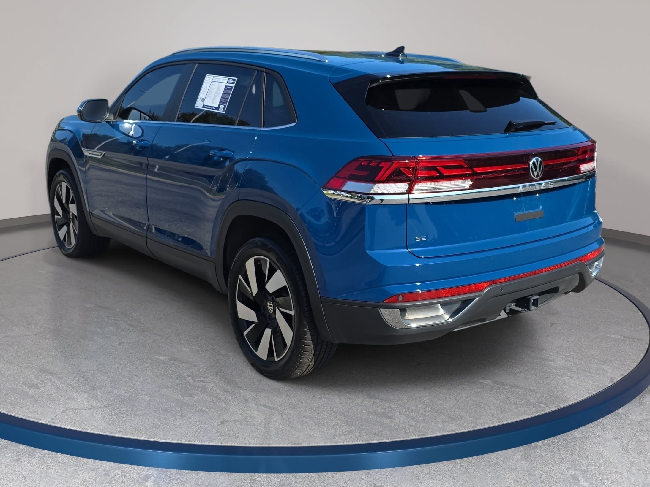 Used 2026 Volkswagen Atlas Cross Sport SE w/ Panoramic Sunroof Package FWD image 7