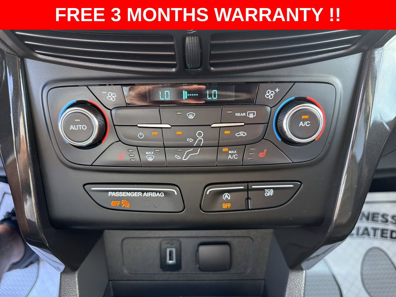 Used 2017 Ford Escape Titanium FWD image 19
