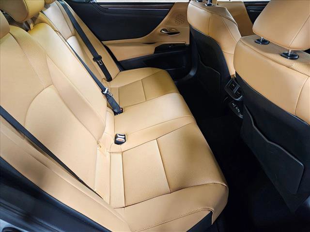 Used 2025 Lexus ES 350 w/ Premium Package image 18