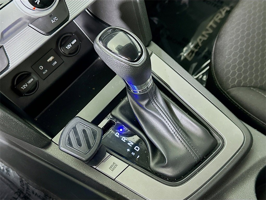 Used 2019 Hyundai Elantra SE w/ Cargo Package image 29