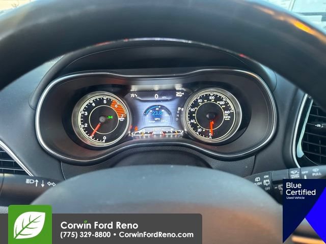 Used 2019 Jeep Cherokee Overland w/ Technology Group AWD/4WD image 18