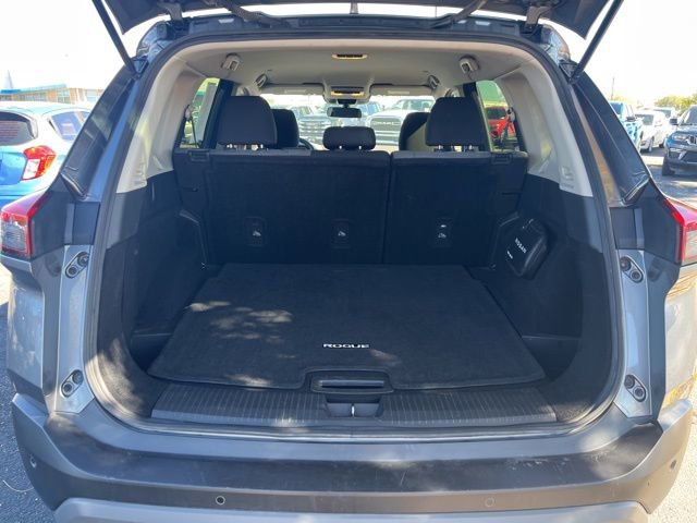 Used 2023 Nissan Rogue SV image 11