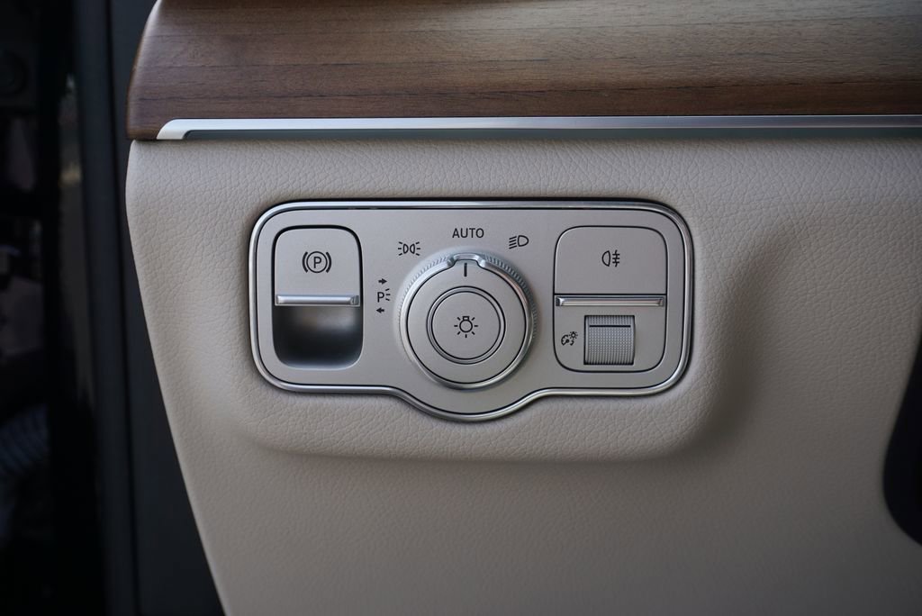 Used 2022 Mercedes-Benz GLS 450 4MATIC image 31