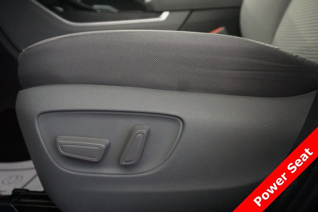 Used 2023 Toyota Highlander L image 7