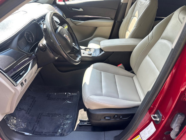 Used 2023 Cadillac XT4 Luxury w/ LPO, Onyx Lite Package AWD/4WD image 29