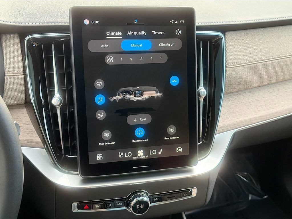 New 2026 Volvo XC90 B6 Ultra w/ Protection Package image 16