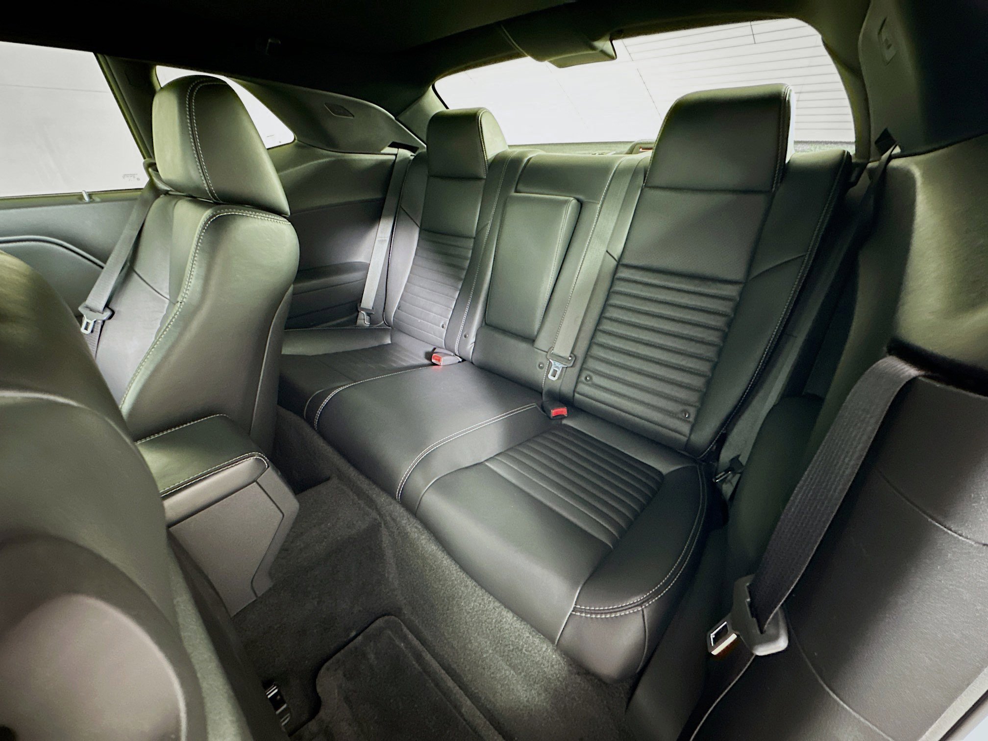 Used 2012 Dodge Challenger R/T image 25