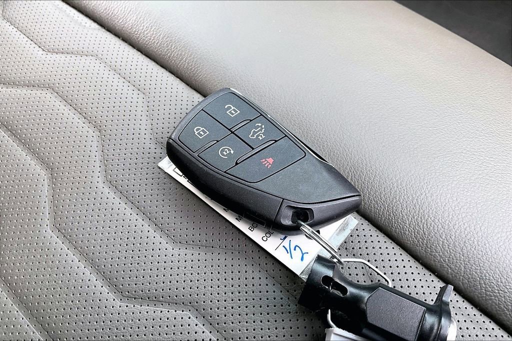 Used 2024 Chevrolet Silverado 2500 ZR2 w/ Technology Package image 11