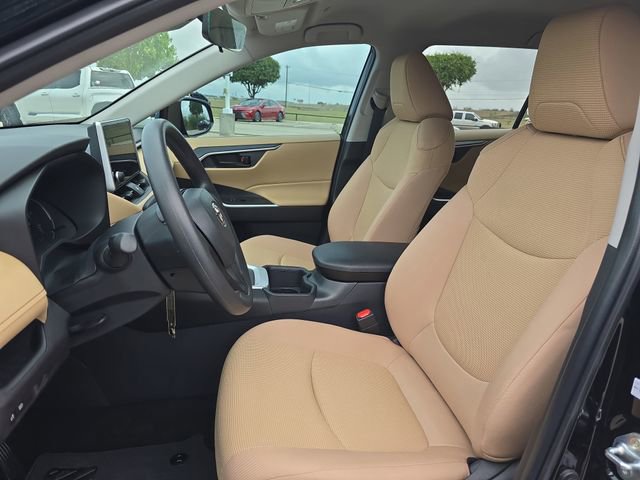 Used 2025 Toyota RAV4 LE image 14