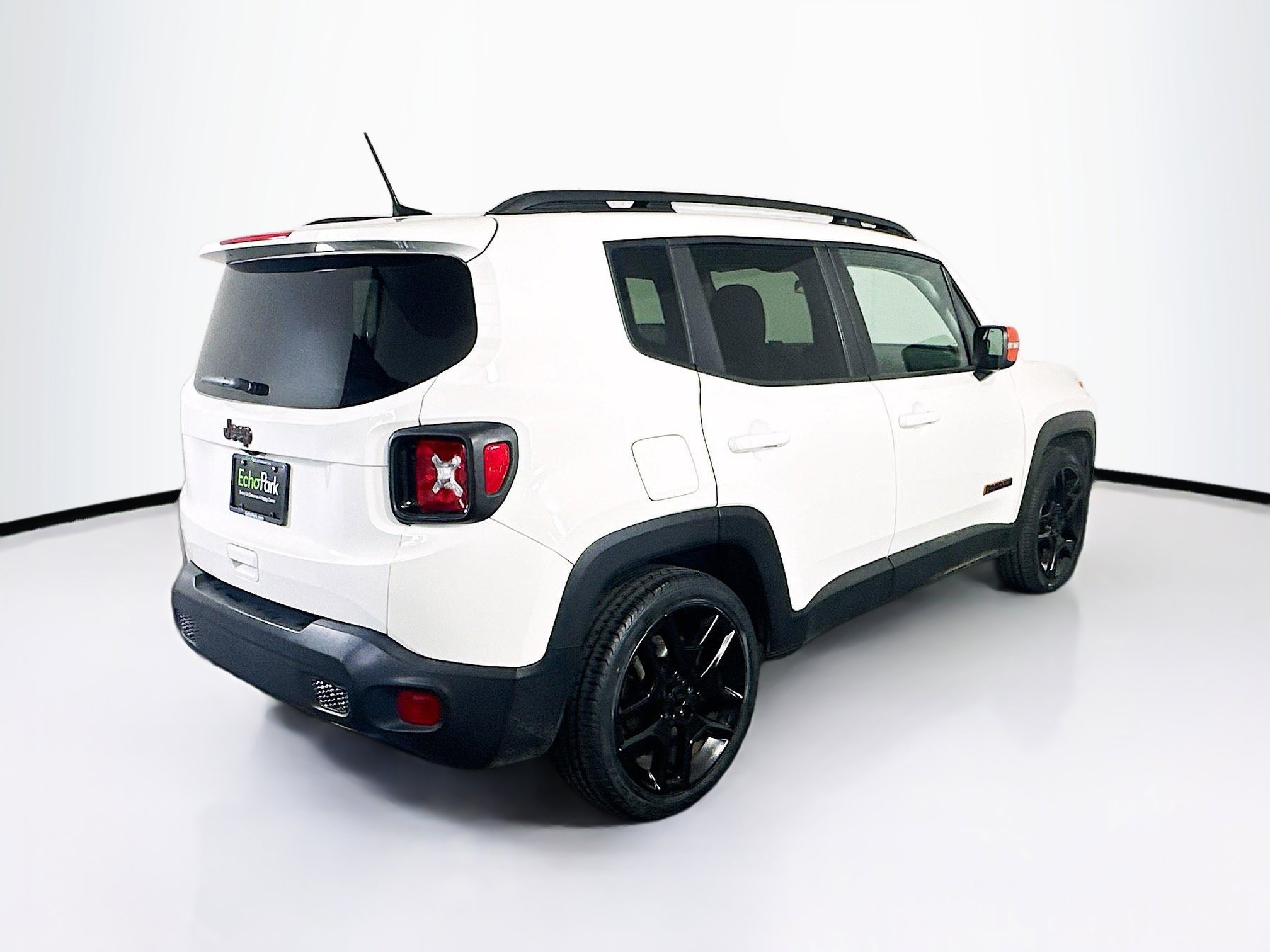Used 2020 Jeep Renegade Latitude FWD image 9