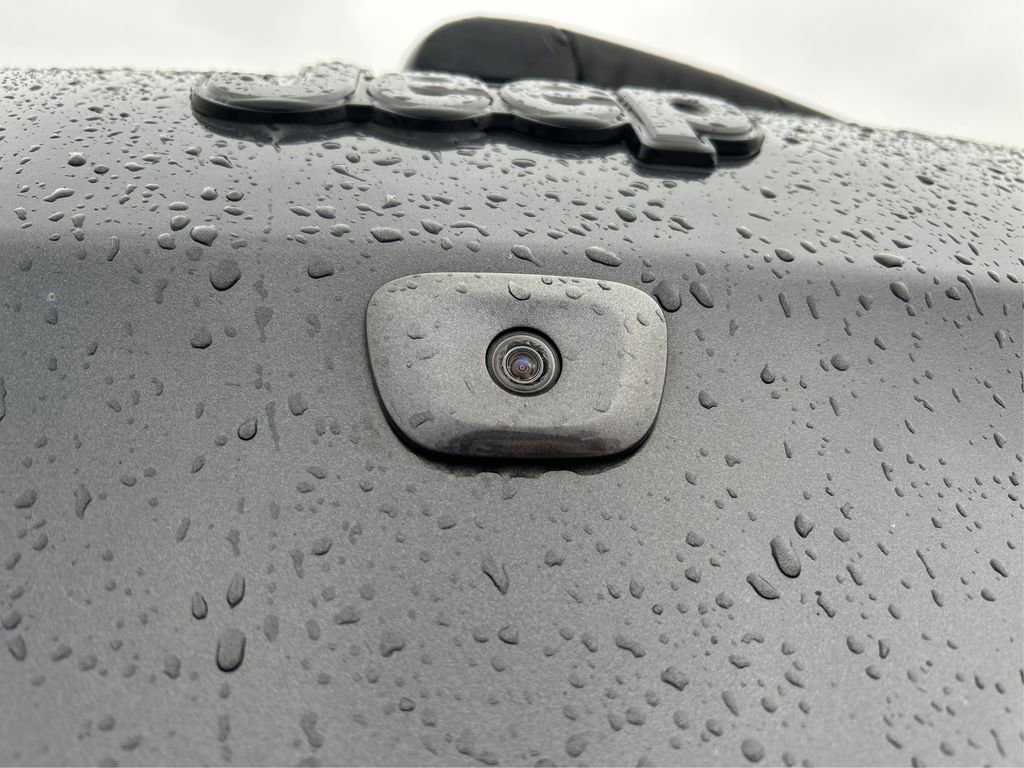 Used 2017 Jeep Cherokee Trailhawk image 14