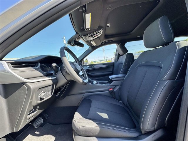 New 2025 Jeep Grand Cherokee L Laredo w/ Luxury Tech Group I image 19