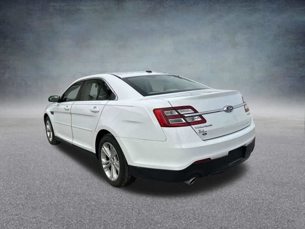 Used 2017 Ford Taurus SE image 3