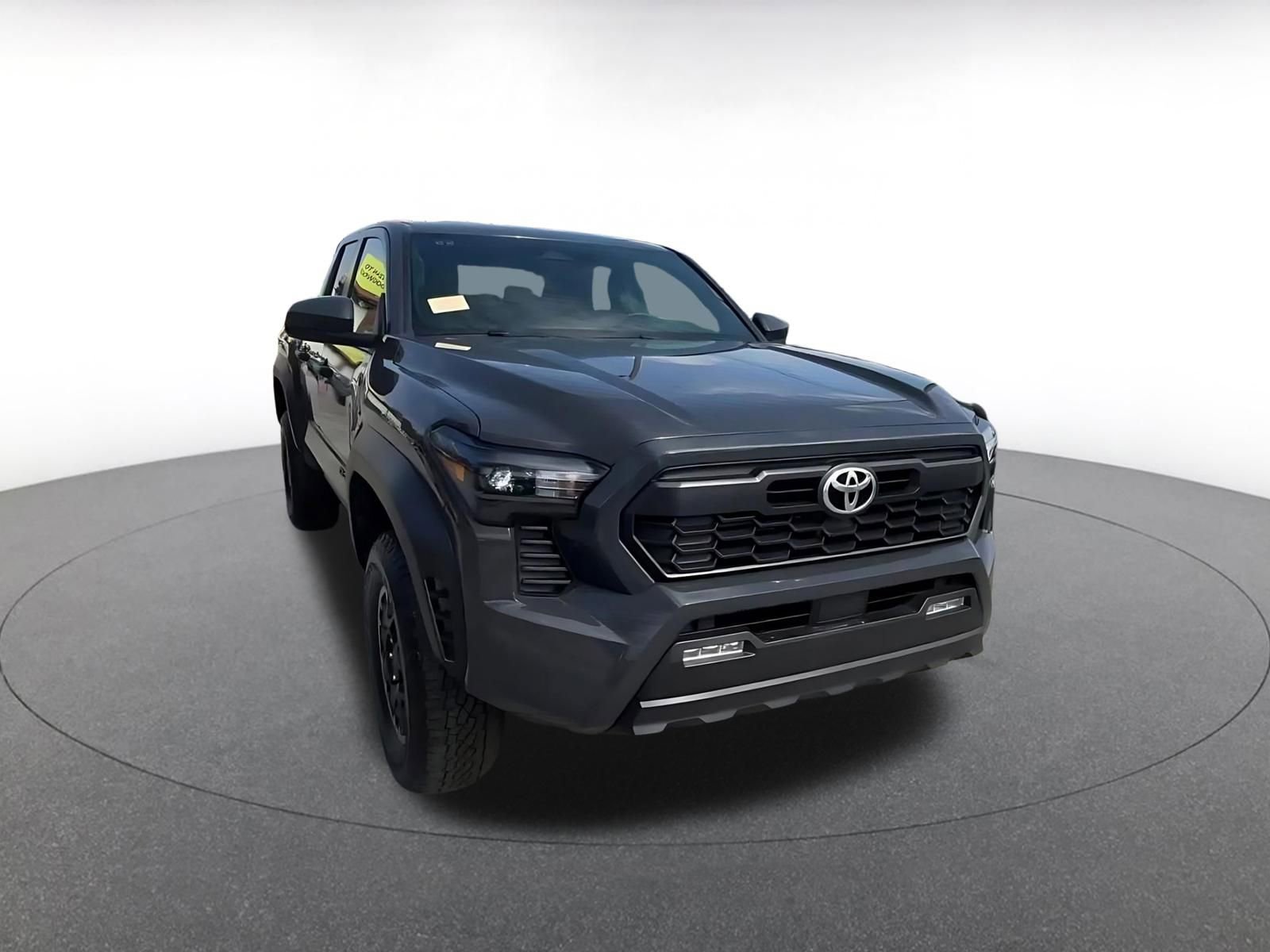 Used 2025 Toyota Tacoma TRD Off-Road image 3