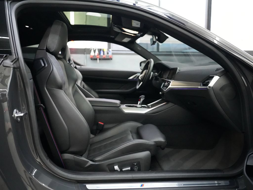 Used 2022 BMW M4 Competition w/ Executive Package RWD image 34