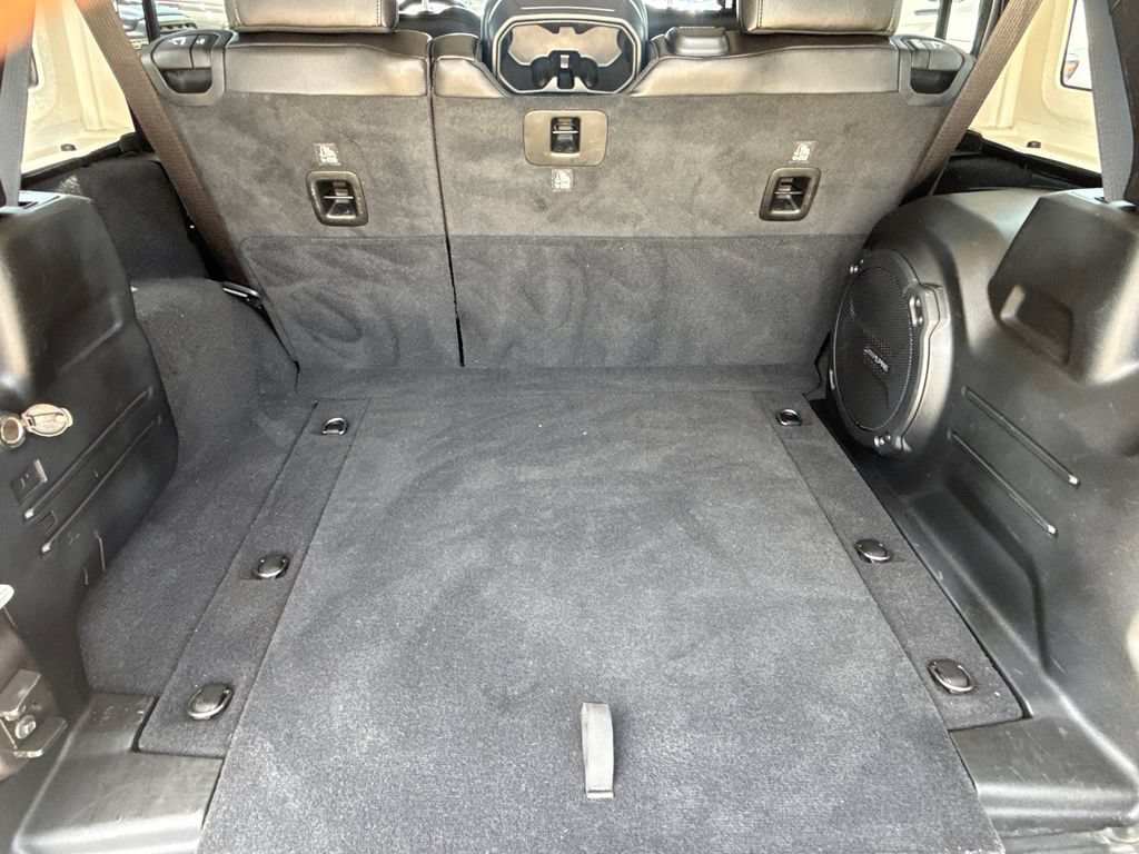 Used 2020 Jeep Wrangler Unlimited Rubicon AWD/4WD image 11