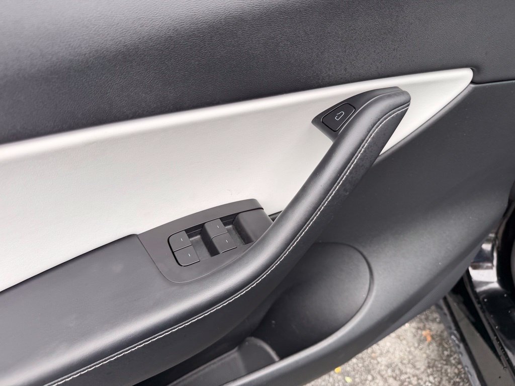 Used 2021 Tesla Model Y Performance AWD/4WD image 18