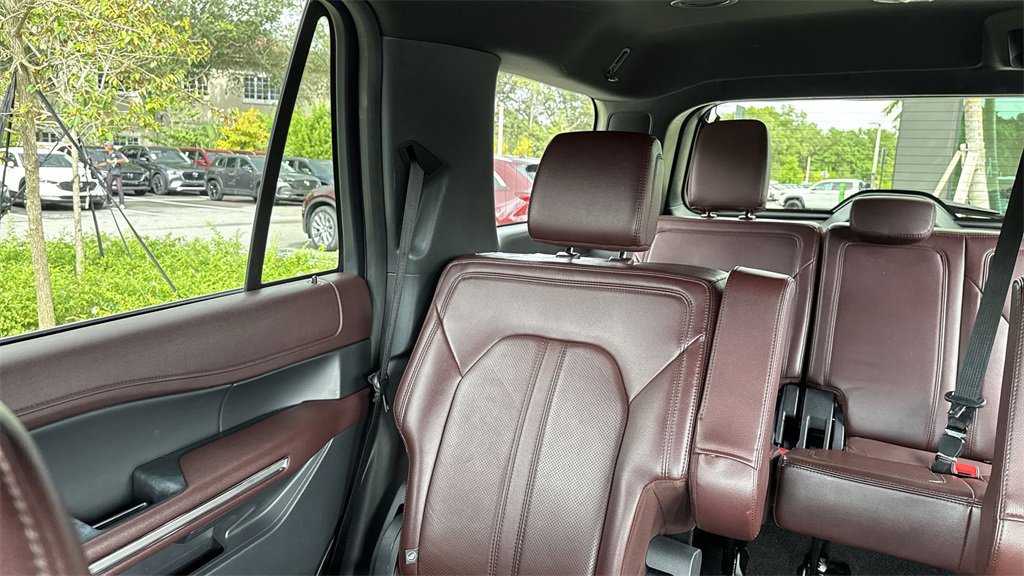 Used 2023 Ford Expedition Limited image 18