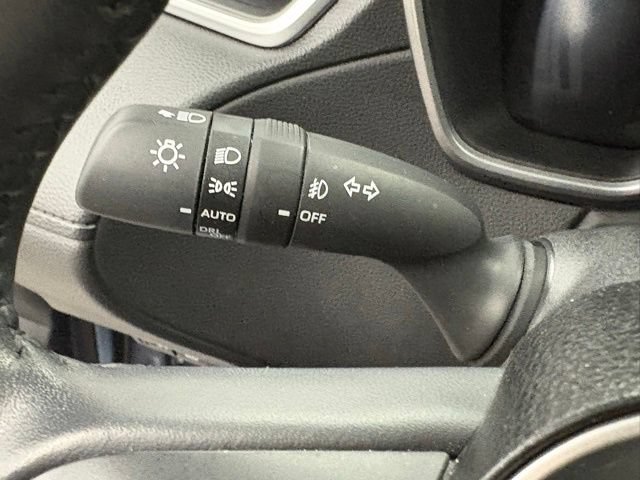 Used 2025 Toyota Corolla Cross XLE FWD image 17
