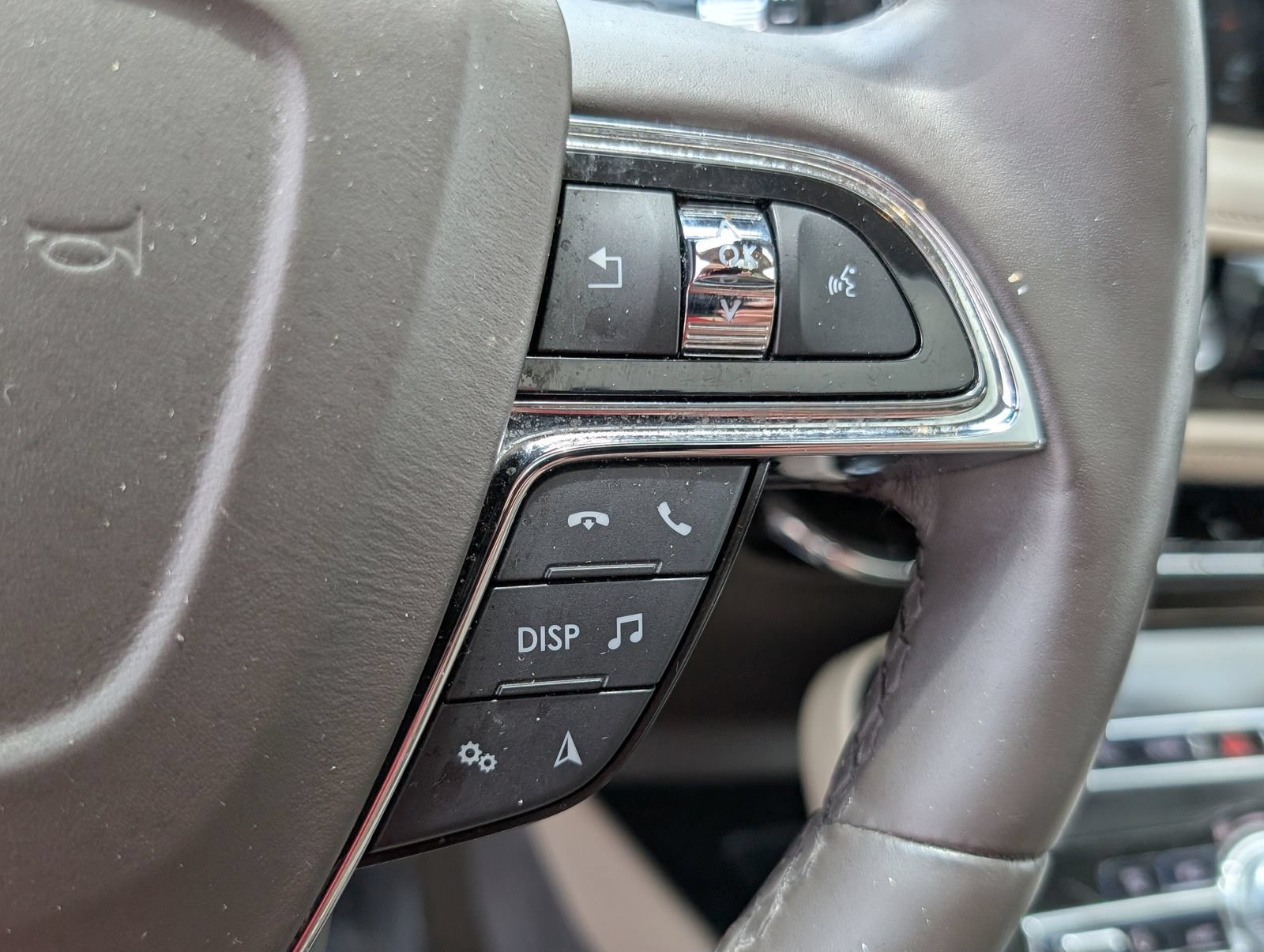 Used 2022 Lincoln Nautilus Reserve AWD/4WD image 24