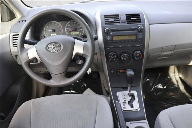 Used 2010 Toyota Corolla LE FWD image 21