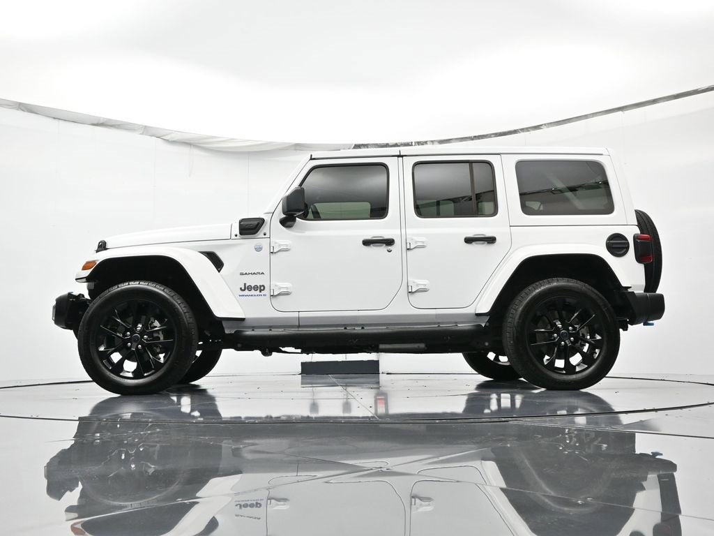 Used 2024 Jeep Wrangler Unlimited Sahara w/ Safety Group image 46