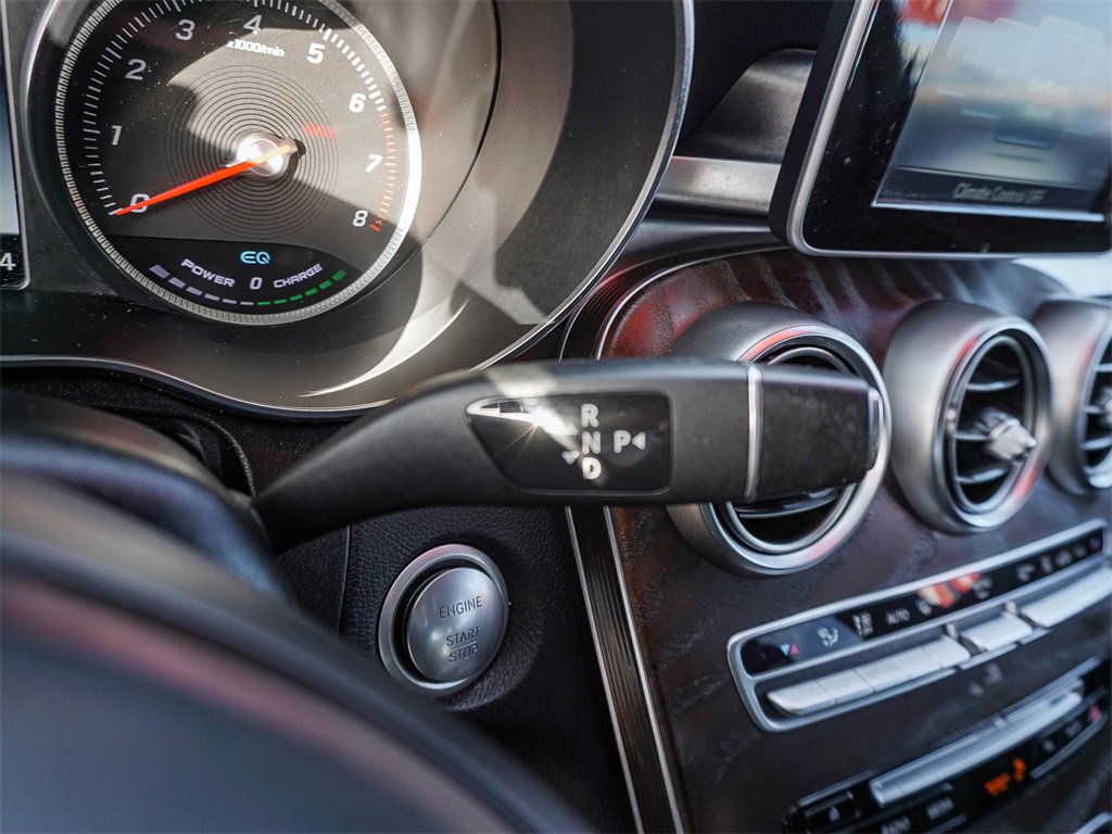 Used 2019 Mercedes-Benz GLC 350e 4MATIC image 21