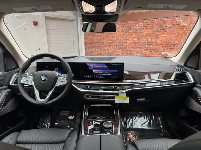 Used 2026 BMW X7 xDrive40i AWD/4WD image 12