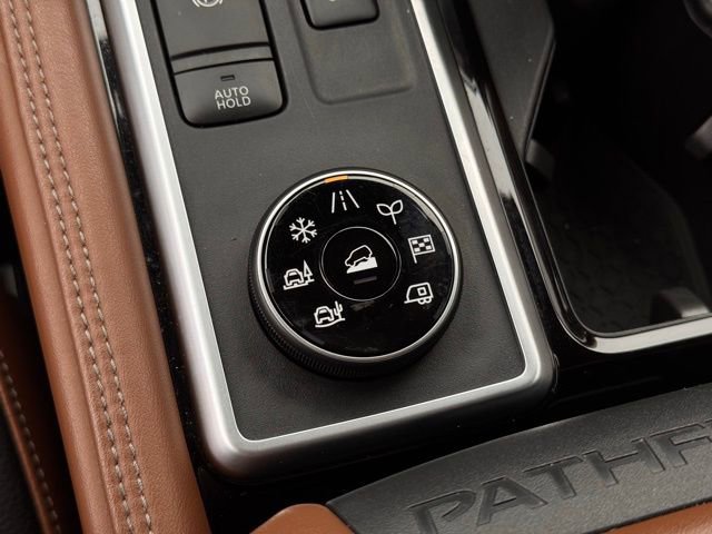 Used 2022 Nissan Pathfinder Platinum w/ Cargo Package image 32