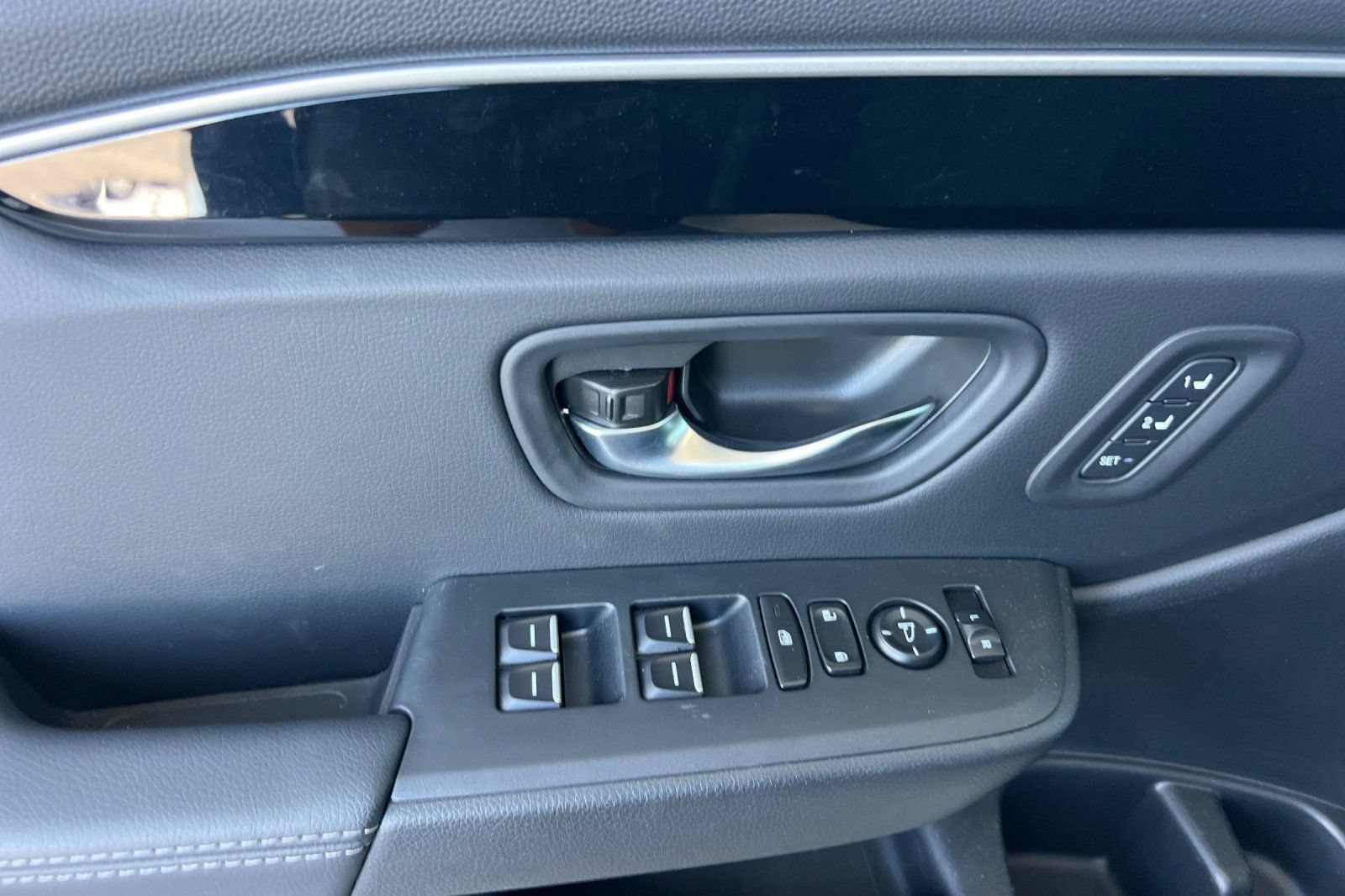 Used 2025 Honda Pilot Touring image 8