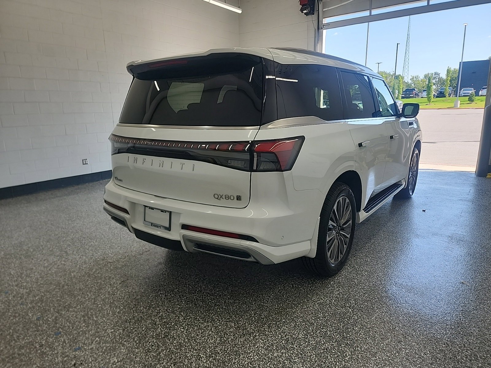 New 2026 INFINITI QX80 Luxe image 5
