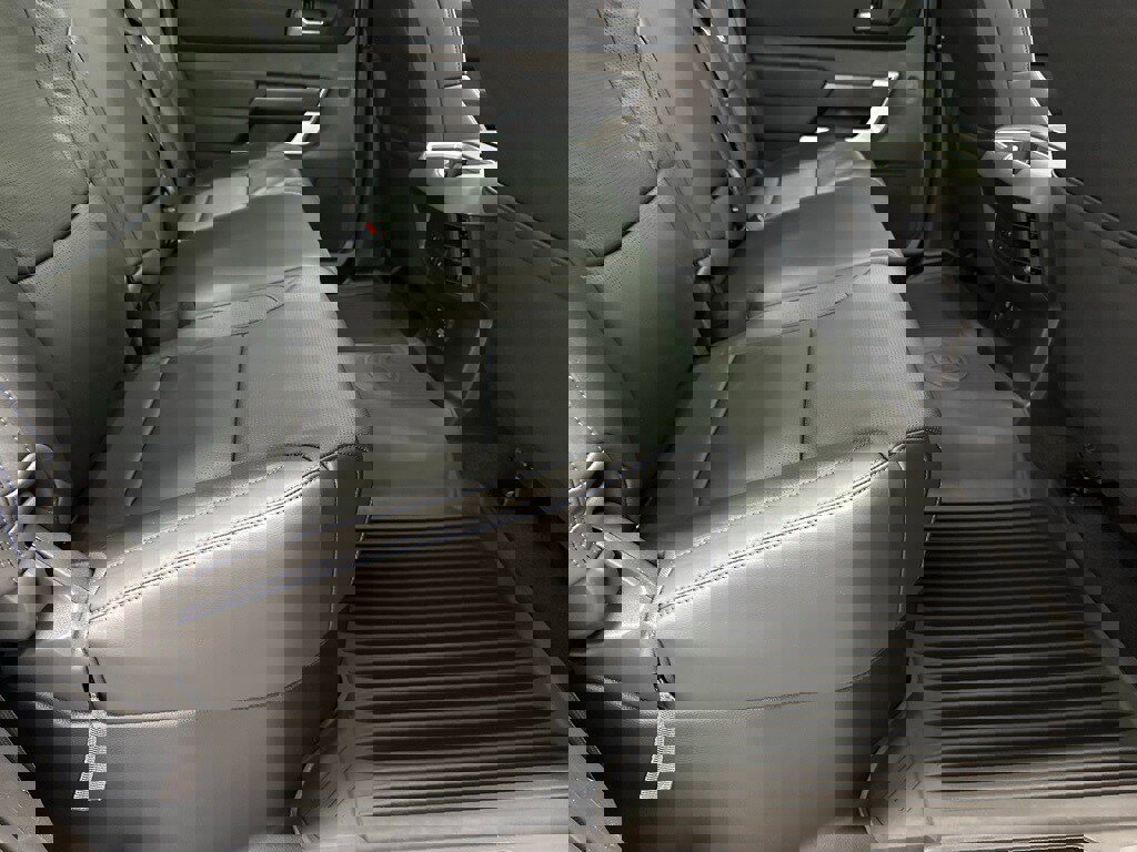 Used 2025 Toyota Tundra Platinum image 60