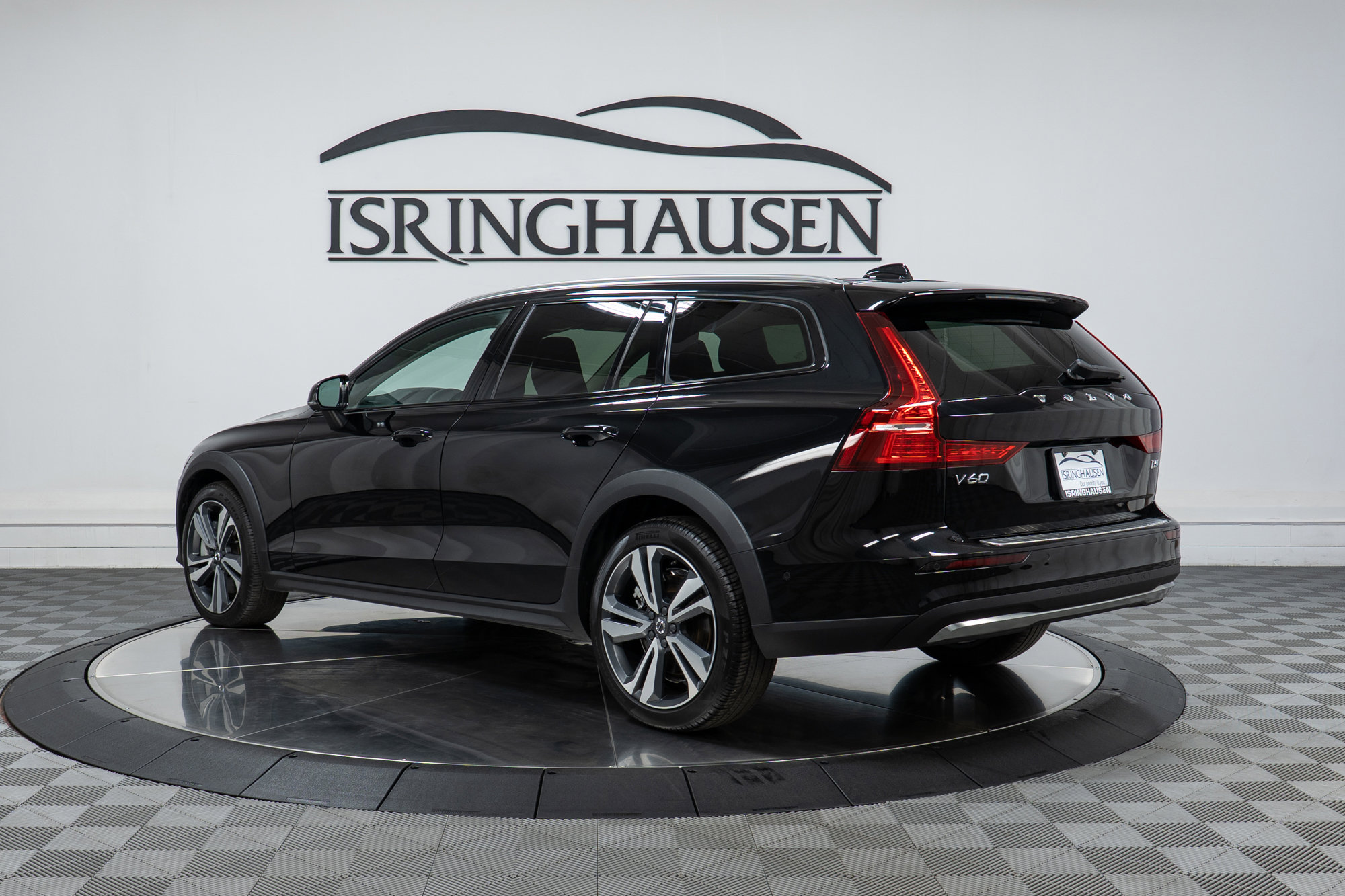 Used 2024 Volvo V60 B5 Cross Country Plus image 7