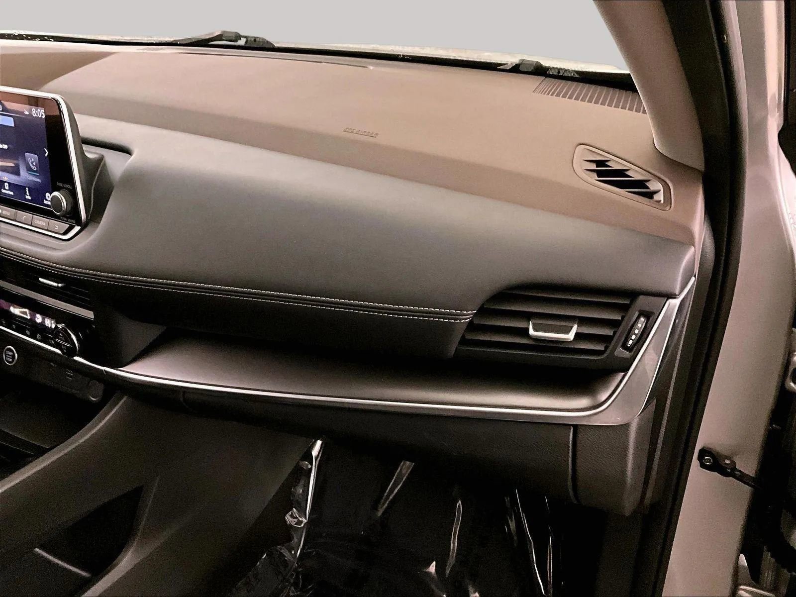 Used 2023 Nissan Rogue SV image 15