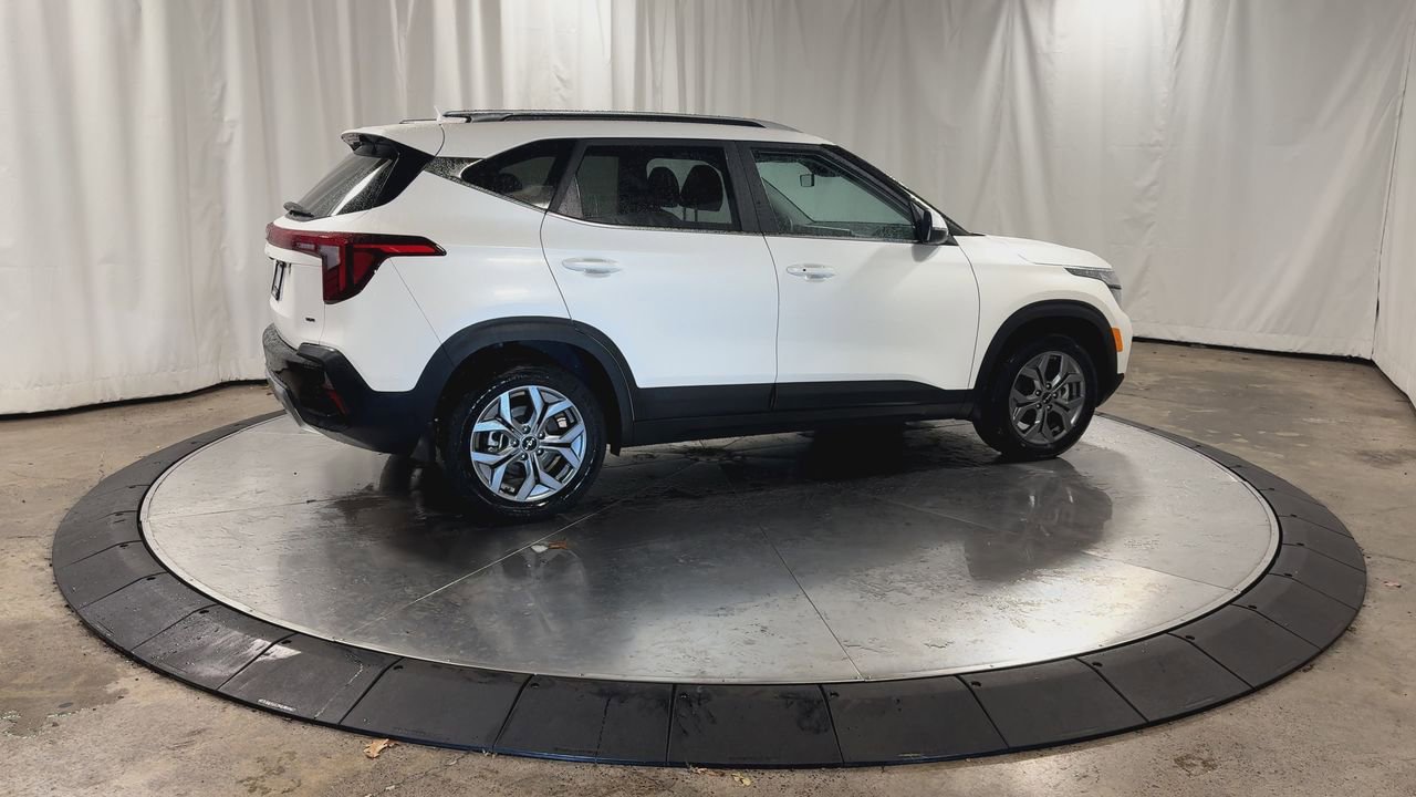 Certified 2024 Kia Seltos S image 2