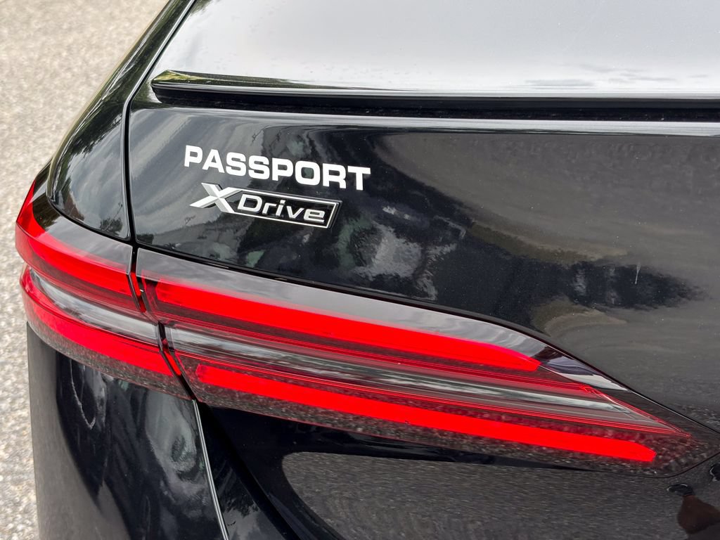 New 2027 BMW 530i xDrive w/ M Sport Package AWD/4WD image 6