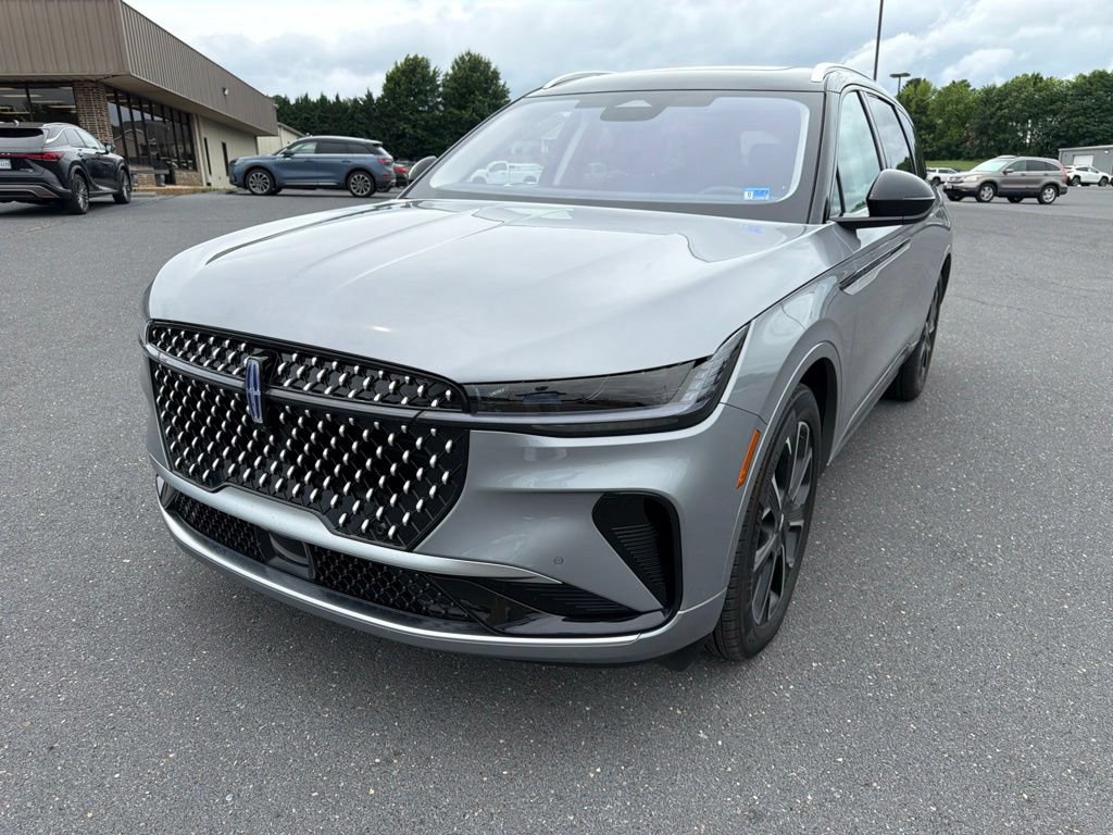 Certified 2025 Lincoln Nautilus Reserve AWD/4WD image 1