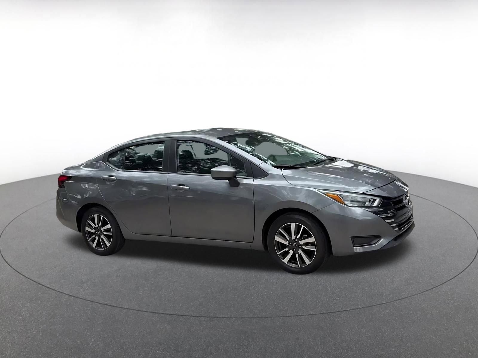 Used 2025 Nissan Versa SV FWD image 2